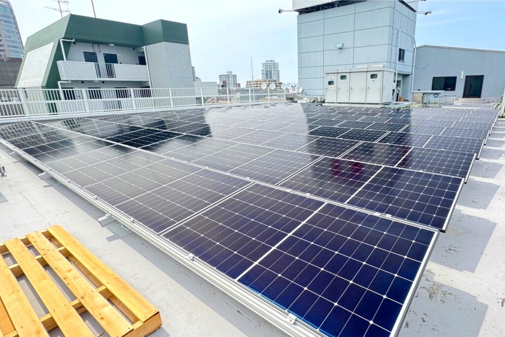 福岡県 A社 オフィスビルの産業用太陽光発電システム導入工事を行いました。 | 愛光ライフ